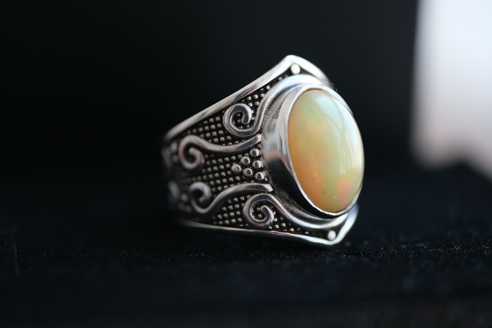 Vintage and Antique Diamond Jewellery: Periods, Cuts and How to Judge a Piece