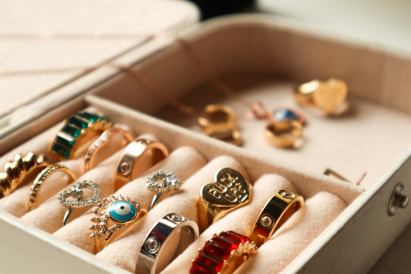 How to Build a Jewellery Collection That Lasts